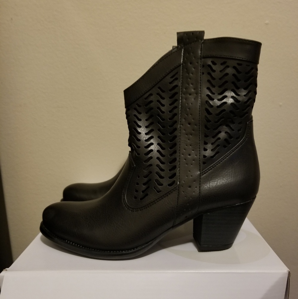 Style & Co. Dylan Black Western Boots